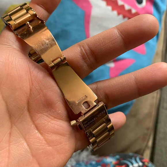 Michael Kors MK Bradshaw Smartwatch Watch w/ Accessories EUC - Picture 9 of 16